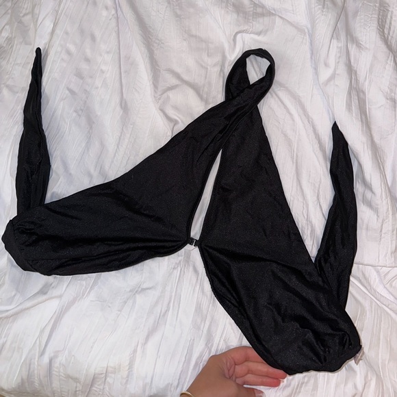 Reggiseno Bikini Victoria's Secret Capri Ruffle Halter Nero Taglia 32A Nuovo Con Etichette